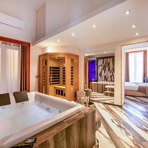 King Room Spa Bath